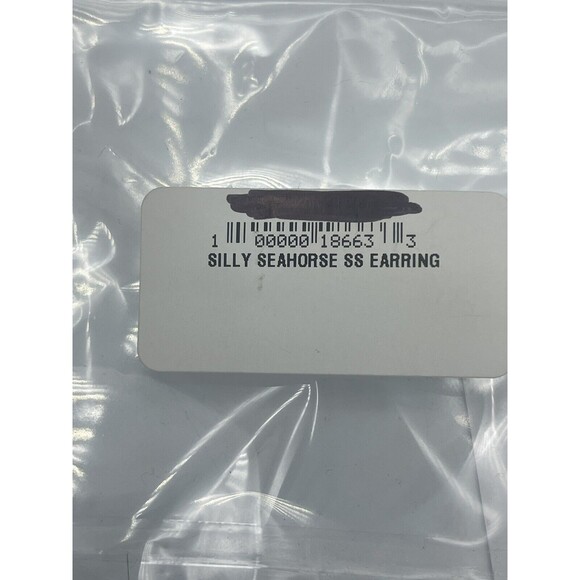 Lily & Momo Sterling Silver Petite Seahorse Kids Stud Earrings New - Picture 5 of 5